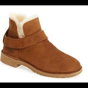 UGG McKay Water Bootz size 7